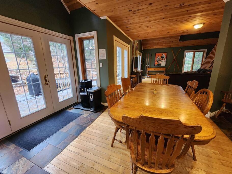 Dingle Run Lodge At Sir Sam'S Haliburton Exteriör bild